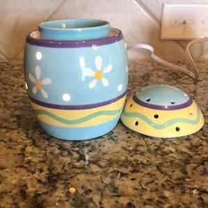 Full Size 3 piece Scentsy Warmer.